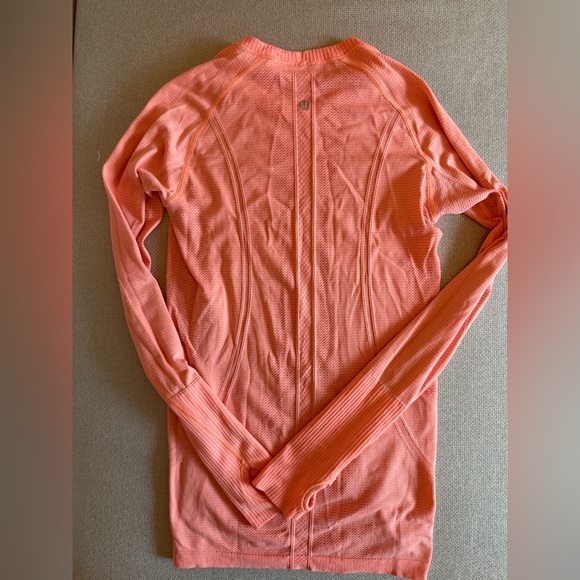 lululemon athletica Coral Long Sleeve Seamless Top - Picture 4 of 5